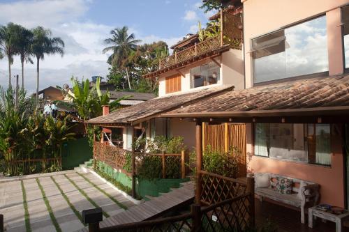 Casas em Ilhabela com Linda vista, em Vila Paulino, casas Colibri e Tucano, praia Itaguaçu