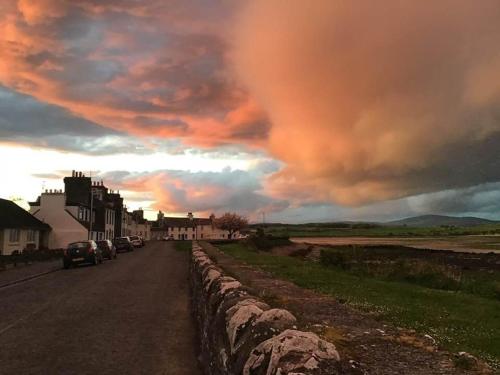 Cornmill House, With Outstanding Sea Views In Garlieston in Garlieston