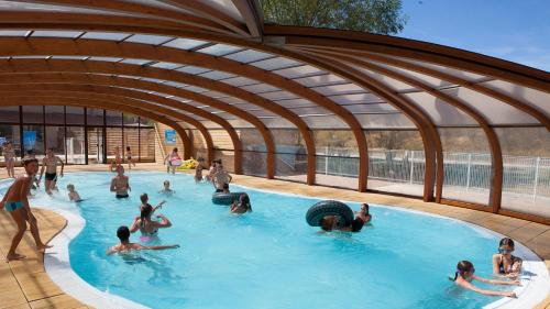 Úszómedence, Glamping Villatent at Le Lac Bleu in Chatillon-En-Diois