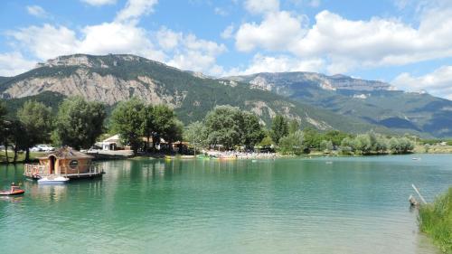 Glamping Villatent at Le Lac Bleu