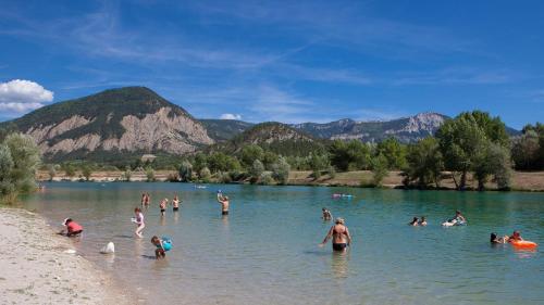 Glamping Villatent at Le Lac Bleu