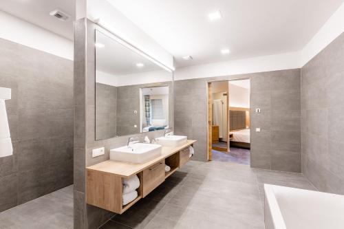 Schwan und Post Business Quarters - image 12