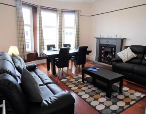 Picture of 4 Bed Apartment, Paisley - Near Gla Airport