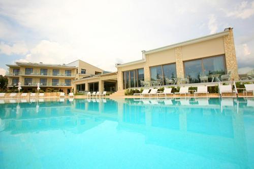 Calma Hotel & Spa, Kastoria bei Sidhirokhórion