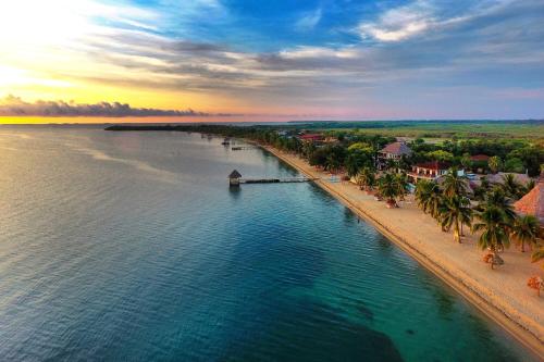 . Almond Beach Resort at Jaguar Reef