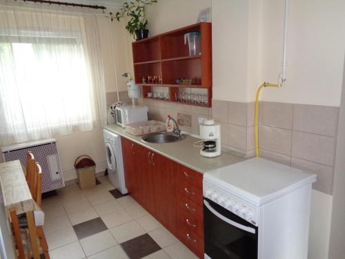 Otthon Apartman