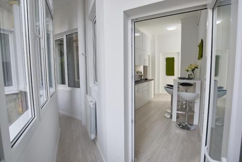Metropole Apartments Old Town - image 3