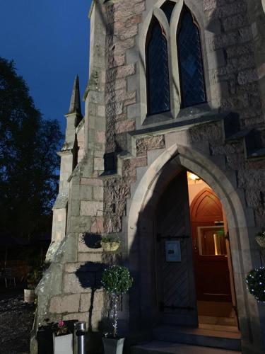 Entrada, The Auld Kirk in Ballater