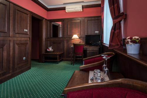 赫吉玛纳萨洛维奇酒店 赫吉玛纳萨洛维奇酒店