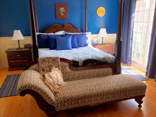 Deluxe King Suite