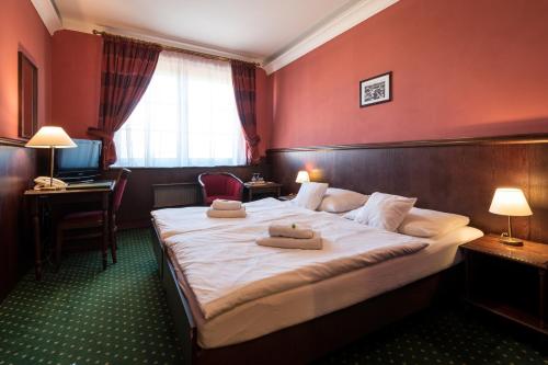 赫吉玛纳萨洛维奇酒店 赫吉玛纳萨洛维奇酒店