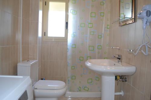 Kela's SEAVIEW Studio Apartment - image 10