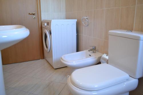 Kela's SEAVIEW Studio Apartment - image 5