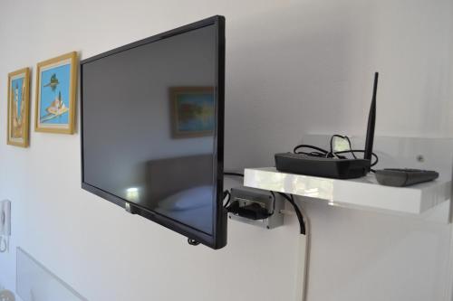 Kela's SEAVIEW Studio Apartment - main image