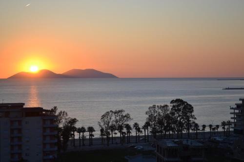 Apartment with Sea View image 3