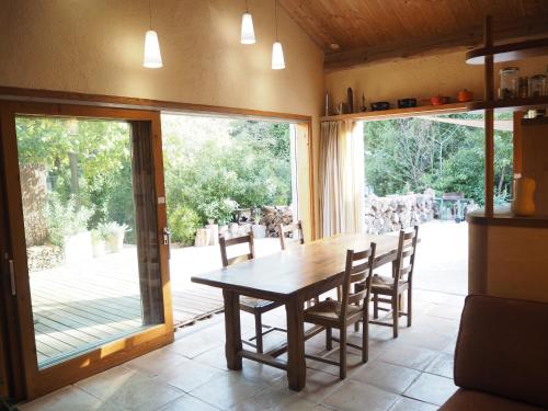 Maison en Provence, climatisée, jardin et piscine gîte à louer Venelles