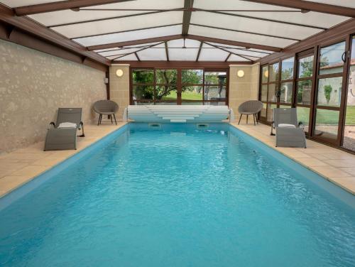 Holiday Home for 10 Guests With Pool Spa and Sauna