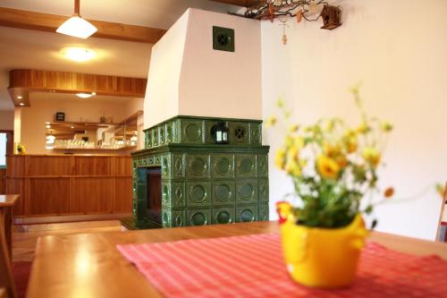 共用Lounge/電視區, 施內貝格公寓 (Schneeberg Apartmany) in 博日達爾