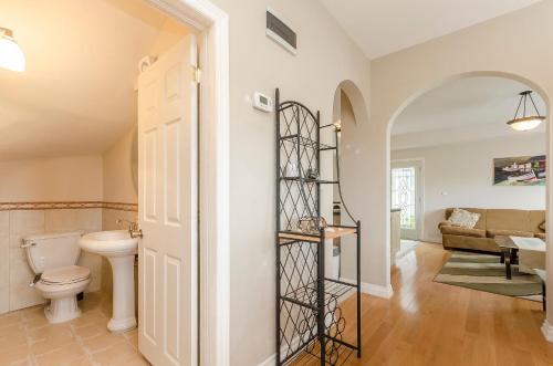 Apartment Canada dream vacation - image 2
