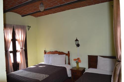Double Room with Two Double Beds image 3