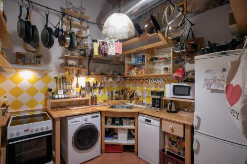 Victoria Design Stays - Apartment Rehorova, Prague (photo 10)