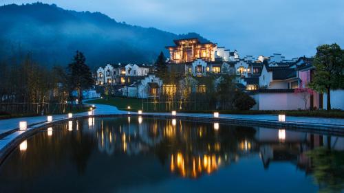 Banyan Tree Hotel Huangshan-The Ancient Charm of Huizhou, a Paradise