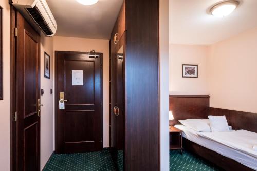 赫吉玛纳萨洛维奇酒店 赫吉玛纳萨洛维奇酒店