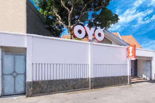 SUPER OYO 890 Dewi Fortuna Guest House