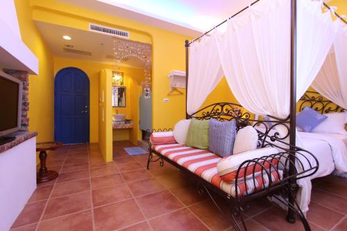 Double Room with Mountain View image 5