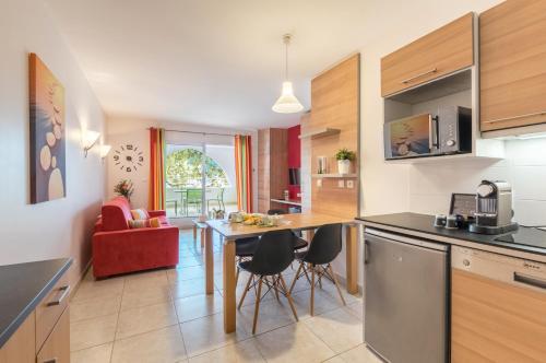 레지던스 호텔리에르 나투레바 앤 스파 (Residence Hoteliere Natureva & Spa) in 아그드