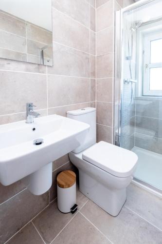 Elm – Three Tuns Apartments - image 4
