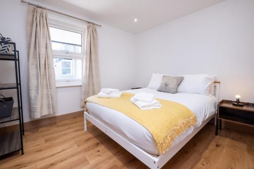 Weeping Willow - Three Tuns Apartments Pettistree Wickham Market - by Aldeburgh Coastal Cottages - image 3