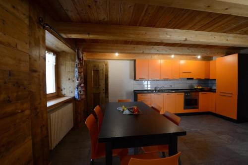 Vieilles Maisons D'Introd - image 8