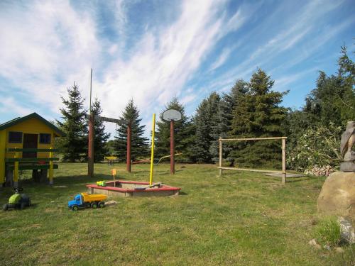 Spēļu laukums, Kinderfreundliches Ferienhaus mit in Molschow