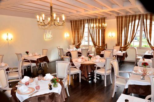 Étterem, Logis Hotel & Restaurant du Sauvage in La Ferté-Gaucher