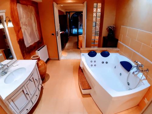Hotel Villa Antica Tropea In Tropea From 94 Trabber Hotels