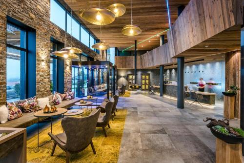 大堂, Huttenhof - Wellnesshotel & Luxus-Bergchalets - Adults only in 格萊內特