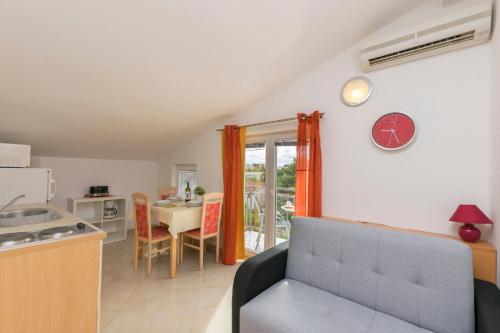 One-Bedroom apartment Standard image 9