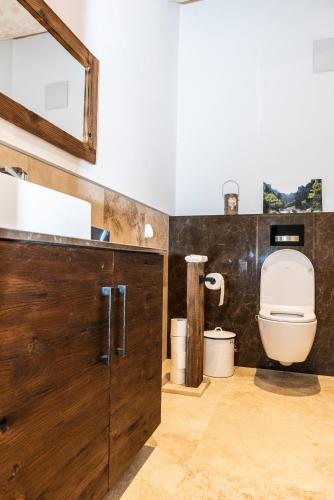 Ferienhaus am See mit Sauna und Whirlpool - image 12