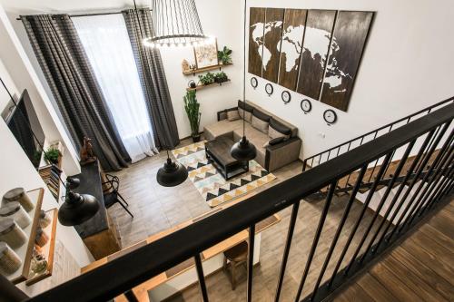 Two independant apartments nearby for 8 MH Odessa 