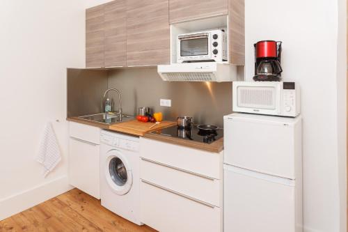 Superior Apartment image 7
