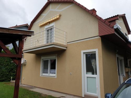 Mártika Apartment - image 6