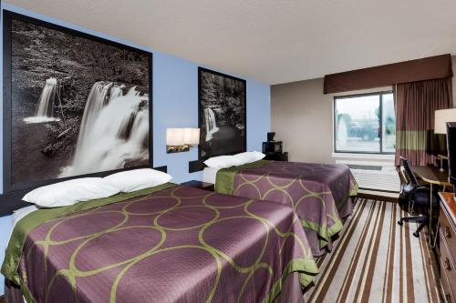 ซูเปอร์ 8 บาย วินด์แฮม โจเนสโบโร (Super 8 By Wyndham Jonesboro) in โจเนสโบโร (AR)