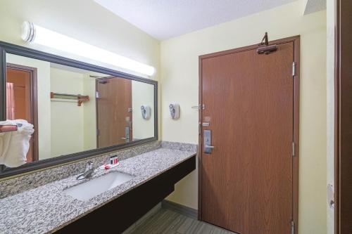 Baymont by Wyndham Nashville/Brentwood - image 14