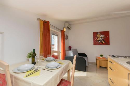 One-Bedroom apartment Standard image 10