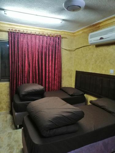 Aqaba Roza – Al' Aqabah, TX