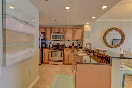 Sterling Shores III near Joe's Crab Shack