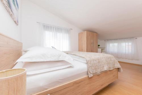One-Bedroom apartment Standard image 6