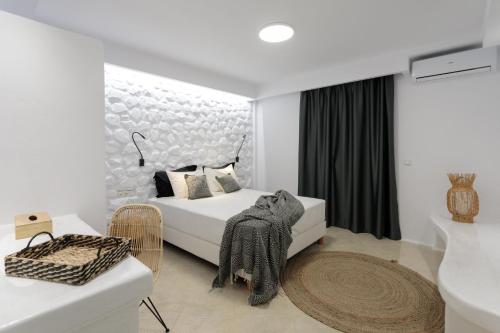 Iphimedeia Luxury Hotel & Suites - image 2