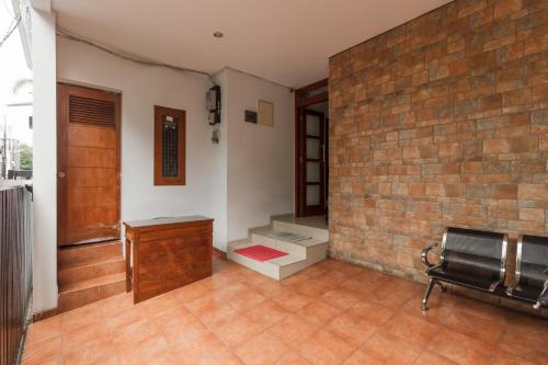 RedDoorz Plus near Sudirman Station 2 Jakarta